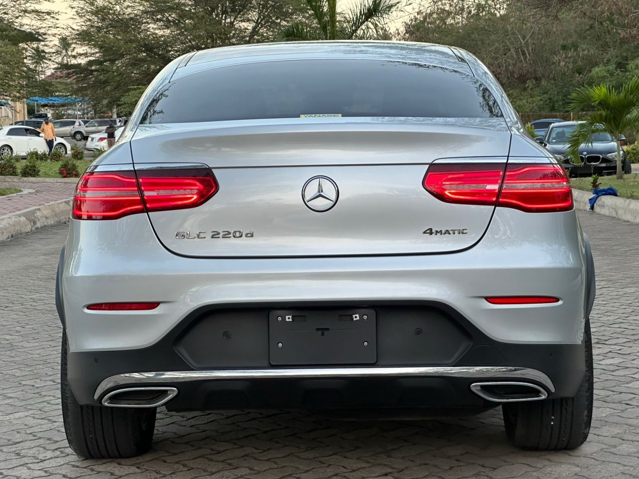 Mercedes Benz thumbnail 2